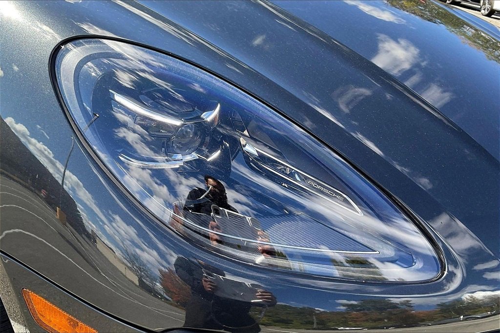 Used 2022 Porsche Macan Base image 32