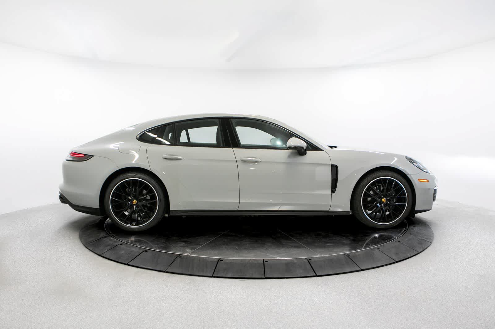 Certified 2023 Porsche Panamera RWD image 8