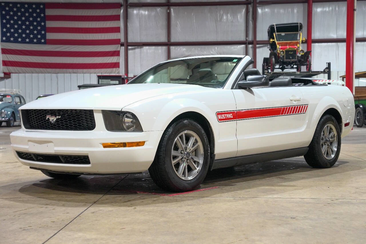 Used 2005 Ford Mustang Premium image 1