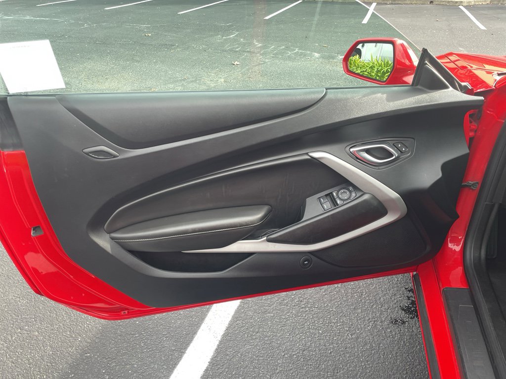 Used 2020 Chevrolet Camaro LT image 11
