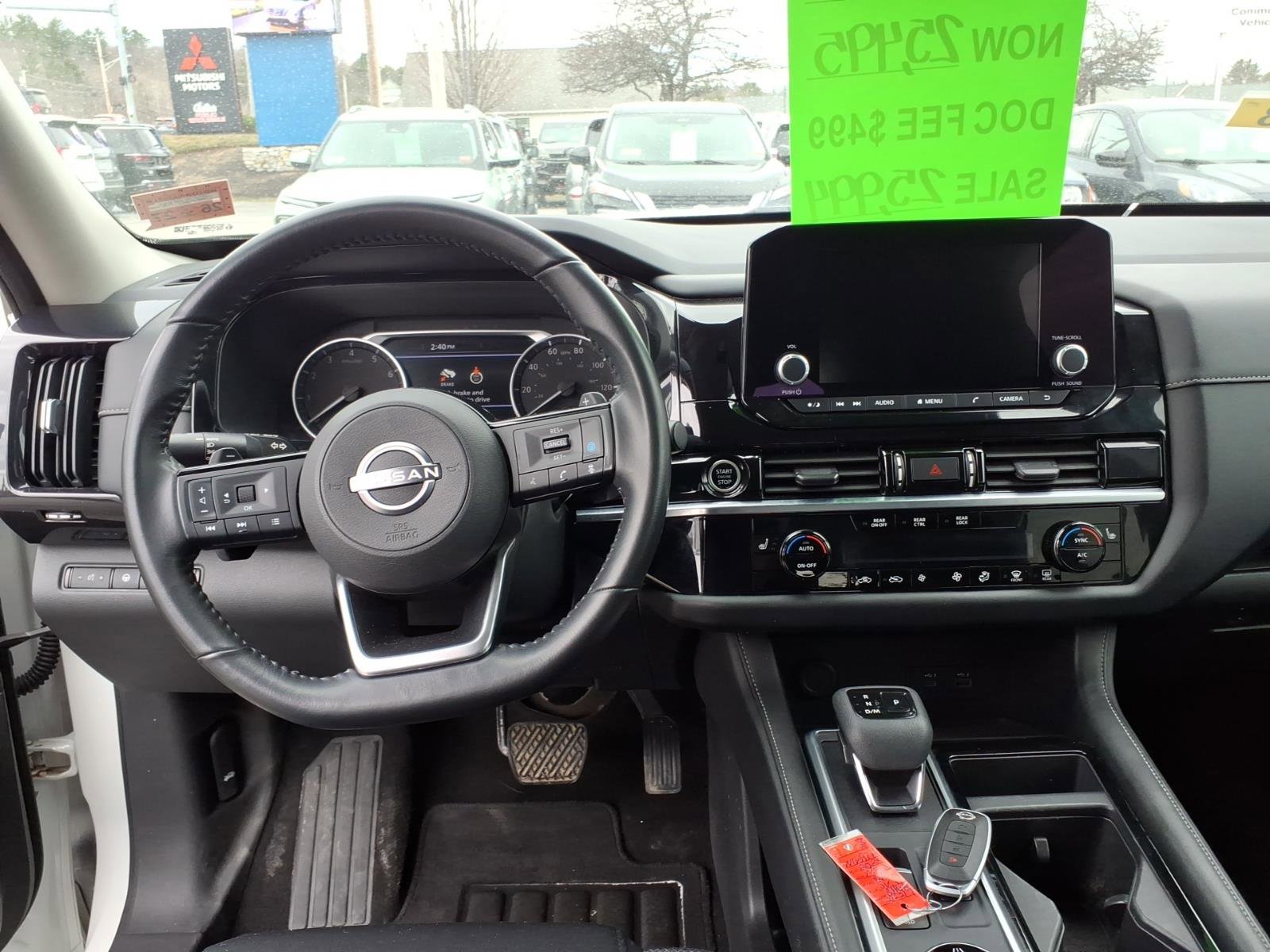 Used 2023 Nissan Pathfinder SV w/ SV Black Package AWD/4WD image 8