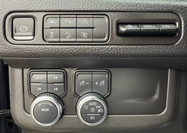 Used 2024 GMC Yukon Denali AWD/4WD image 39