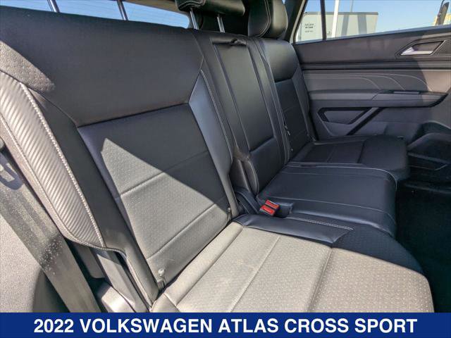 Used 2022 Volkswagen Atlas Cross Sport SE w/ Black Wheel Package AWD/4WD image 23