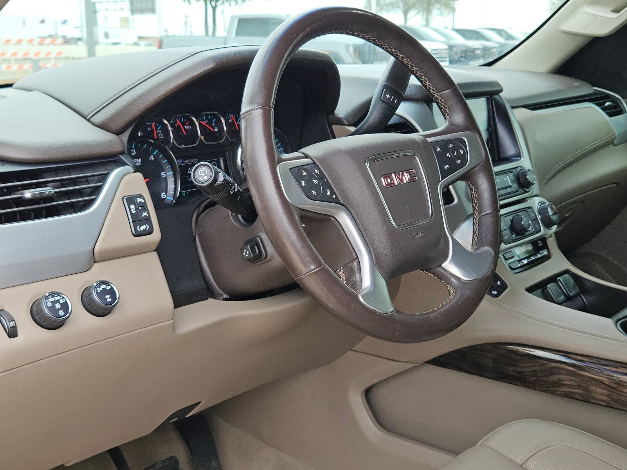 Used 2019 GMC Yukon XL SLT w/ Open Road Package image 10