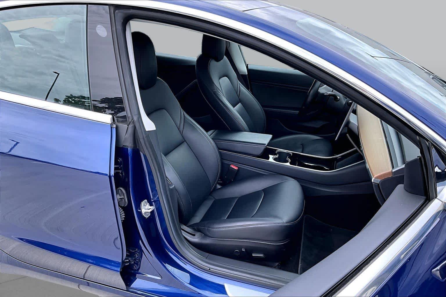 Used 2018 Tesla Model 3 Long Range RWD image 8