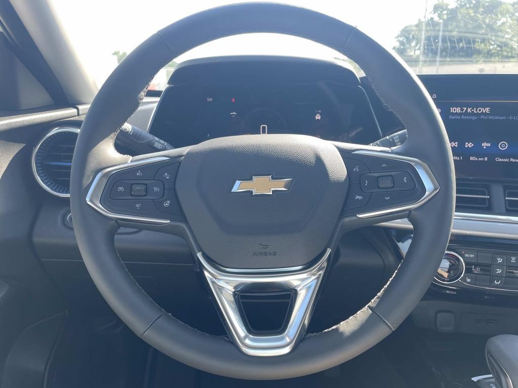 New 2026 Chevrolet Trax LT w/ Sunroof Package FWD image 21