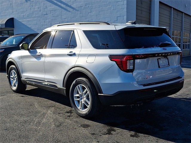 New 2026 Ford Explorer Active image 4