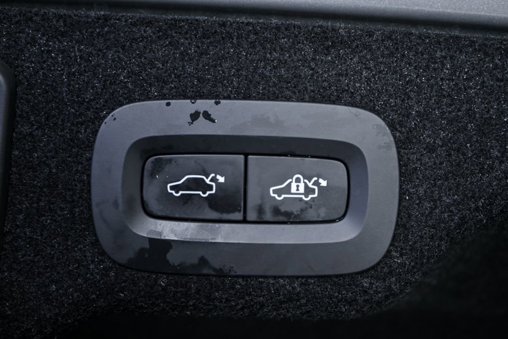 Used 2018 Volvo S90 T5 Momentum w/ Convenience Package image 31