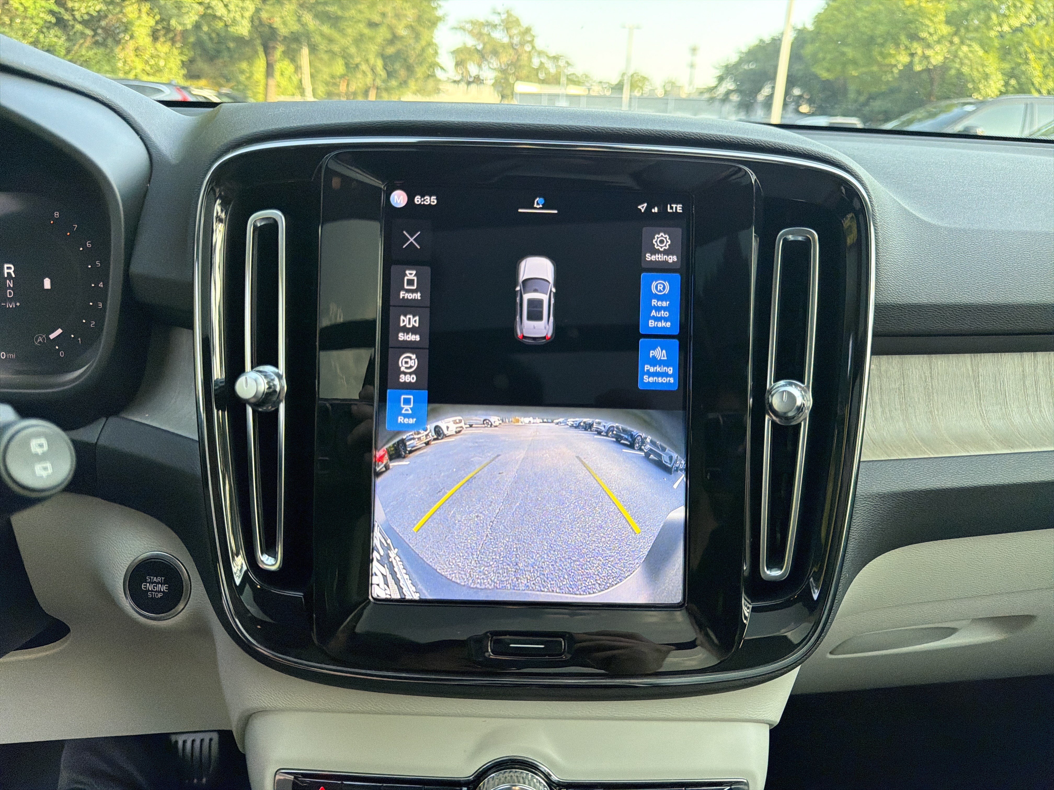 Certified 2023 Volvo XC40 B4 Plus w/ Protection Package Premier FWD image 25