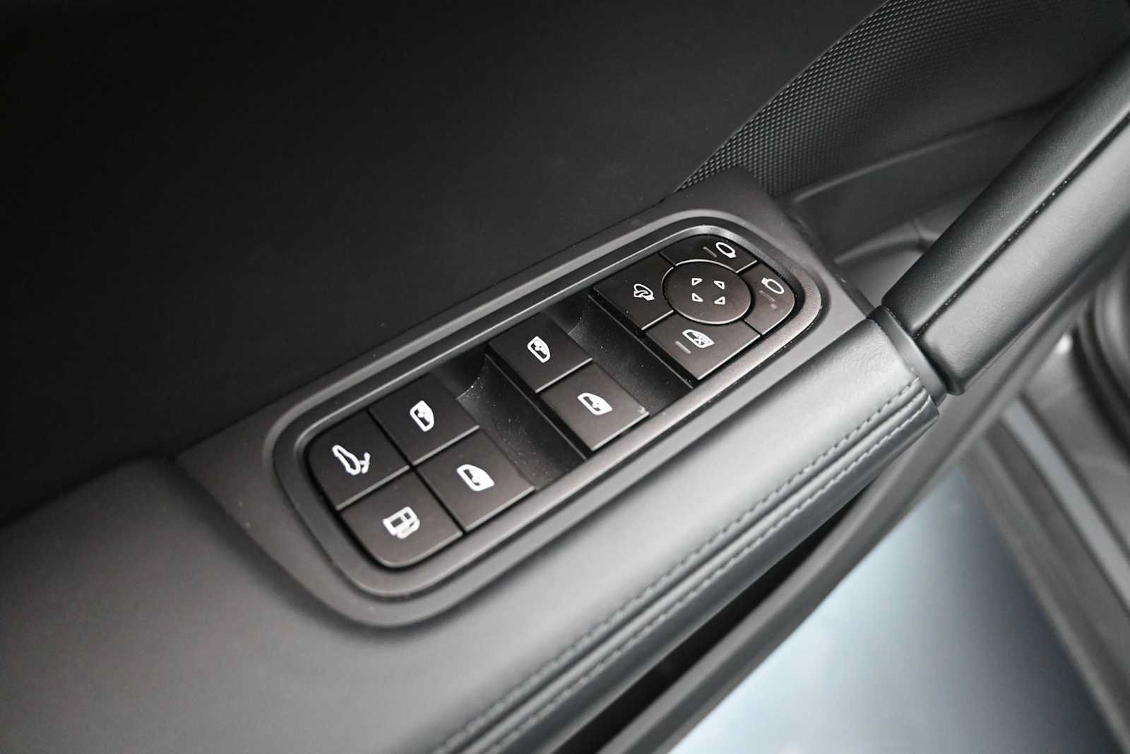 New 2026 Porsche Cayenne S AWD/4WD image 16