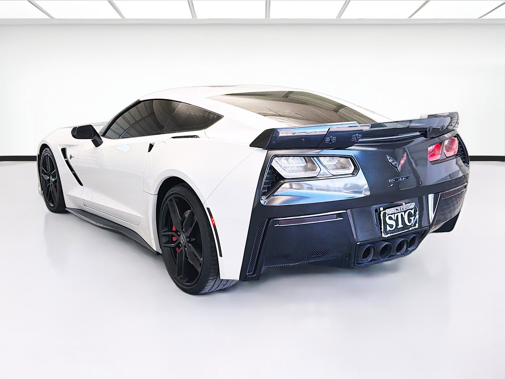 Used 2017 Chevrolet Corvette Stingray Coupe w/ Carbon Flash Badge Package image 6