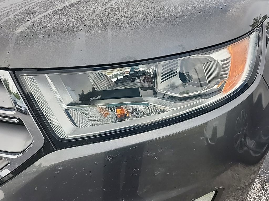 Used 2018 Ford Edge SEL w/ Equipment Group 201A FWD image 10