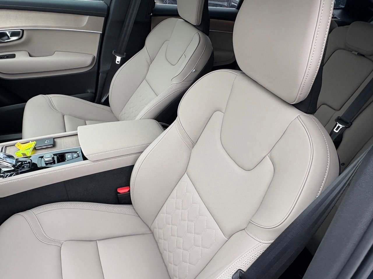 New 2026 Volvo XC90 B6 Plus image 20