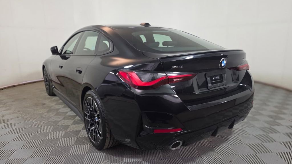 Used 2025 BMW 430i xDrive w/ M Sport Package image 4