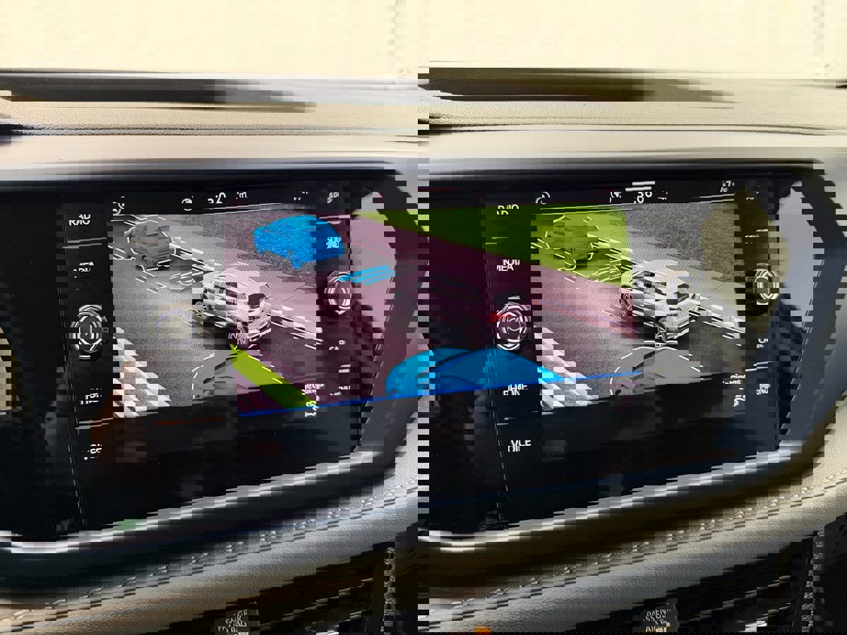 Used 2024 Volkswagen Taos SE FWD image 16