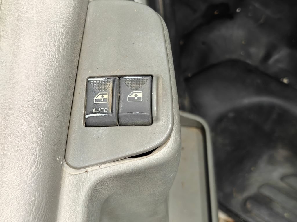 Used 2004 Chevrolet Express 3500 RWD image 35