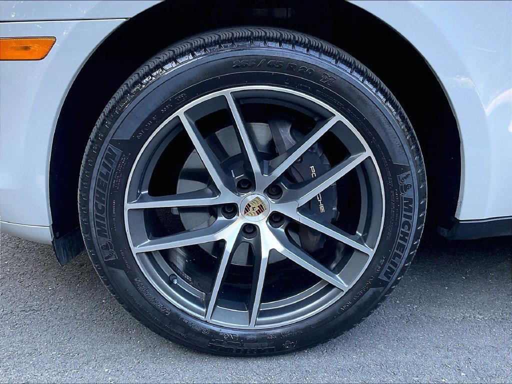 Certified 2023 Porsche Macan AWD/4WD image 13