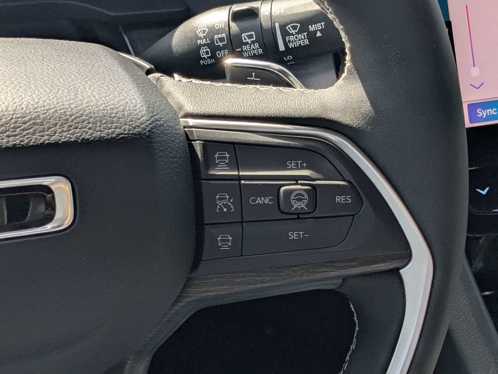 Used 2026 Jeep Grand Cherokee Limited RWD image 23