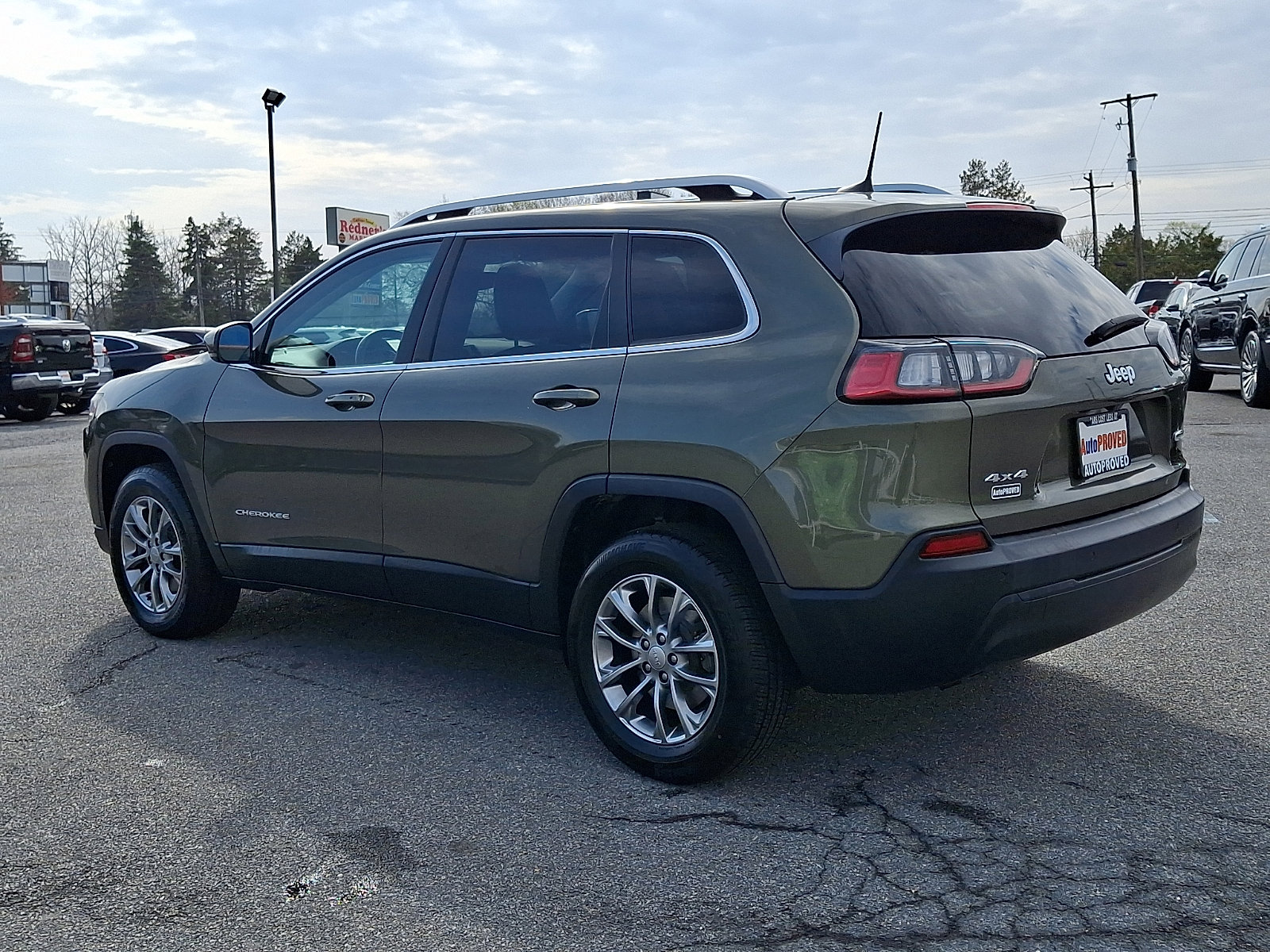 Used 2020 Jeep Cherokee Latitude Plus w/ Comfort/Convenience Group AWD/4WD image 4