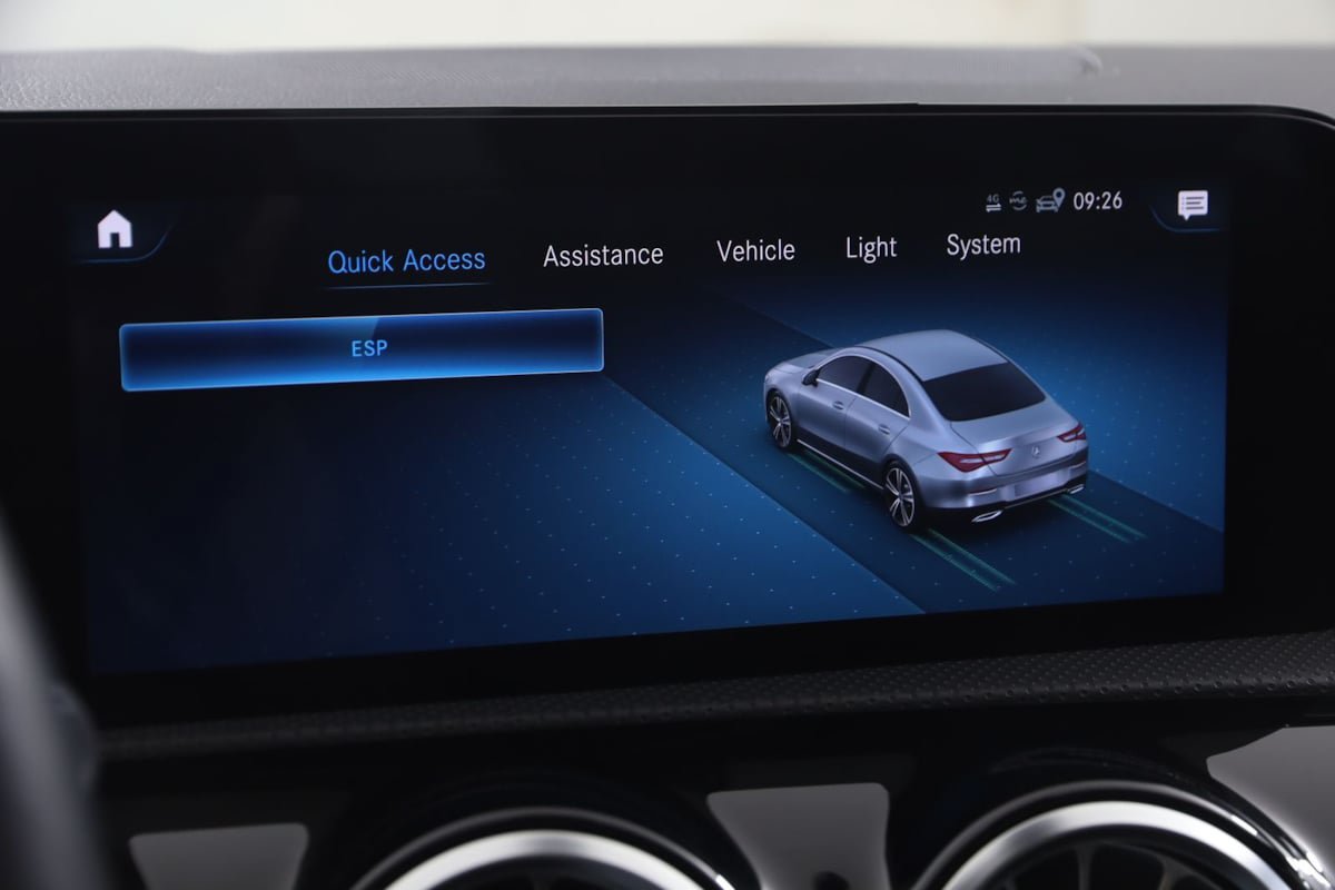 Used 2021 Mercedes-Benz CLA 250 4MATIC w/ Premium Package image 37