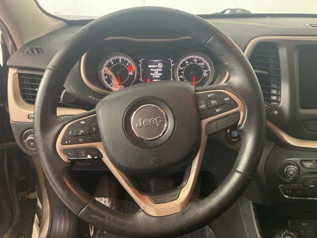 Used 2016 Jeep Cherokee Latitude w/ Comfort/Convenience Group image 11