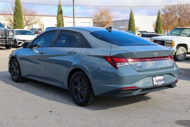 Used 2022 Hyundai Elantra SEL w/ Convenience Package image 5