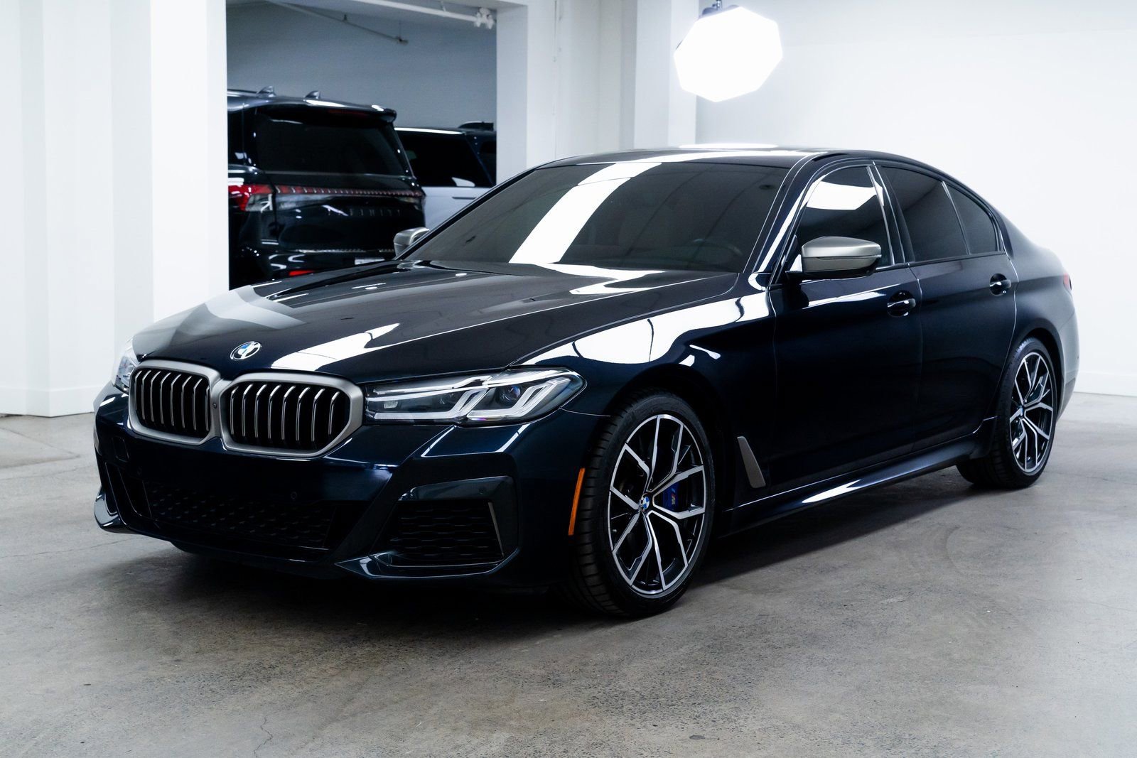 Used 2023 BMW M550i xDrive w/ Parking Assistance Package image 3