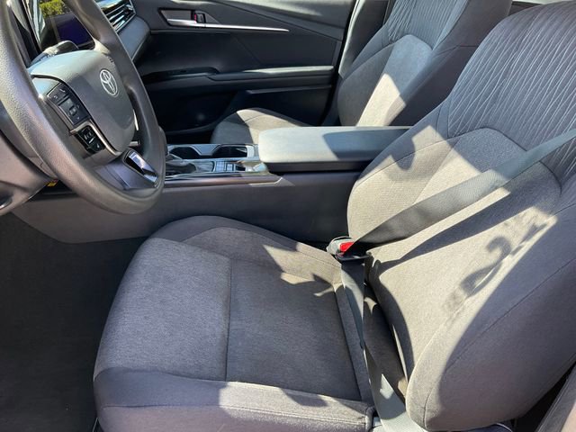Used 2025 Toyota Camry LE image 5