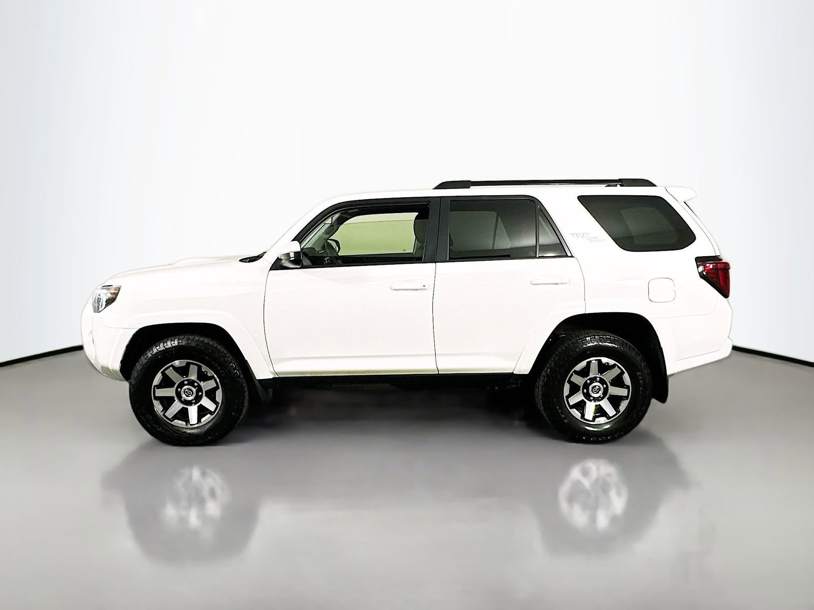Used 2019 Toyota 4Runner TRD Off-Road AWD/4WD image 4
