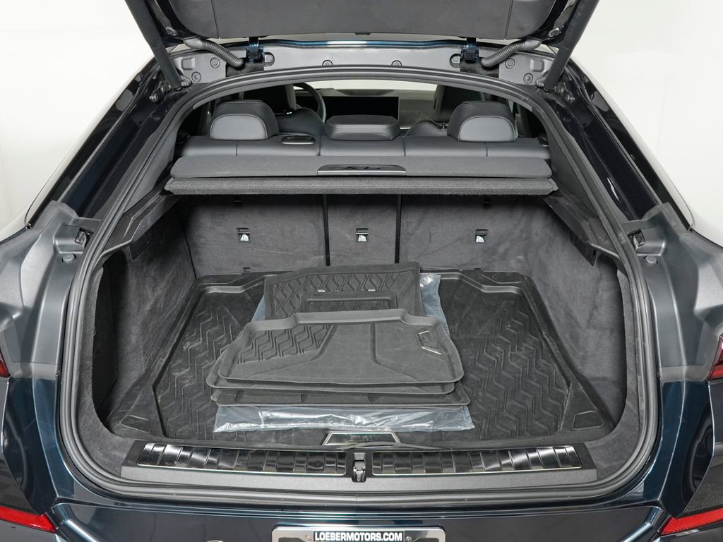Used 2025 BMW X6 xDrive40i w/ Premium Package image 39