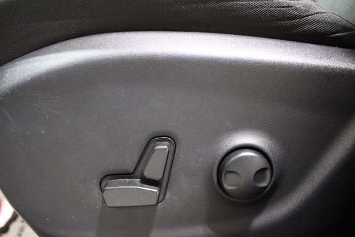 Used 2022 Jeep Cherokee Limited image 22