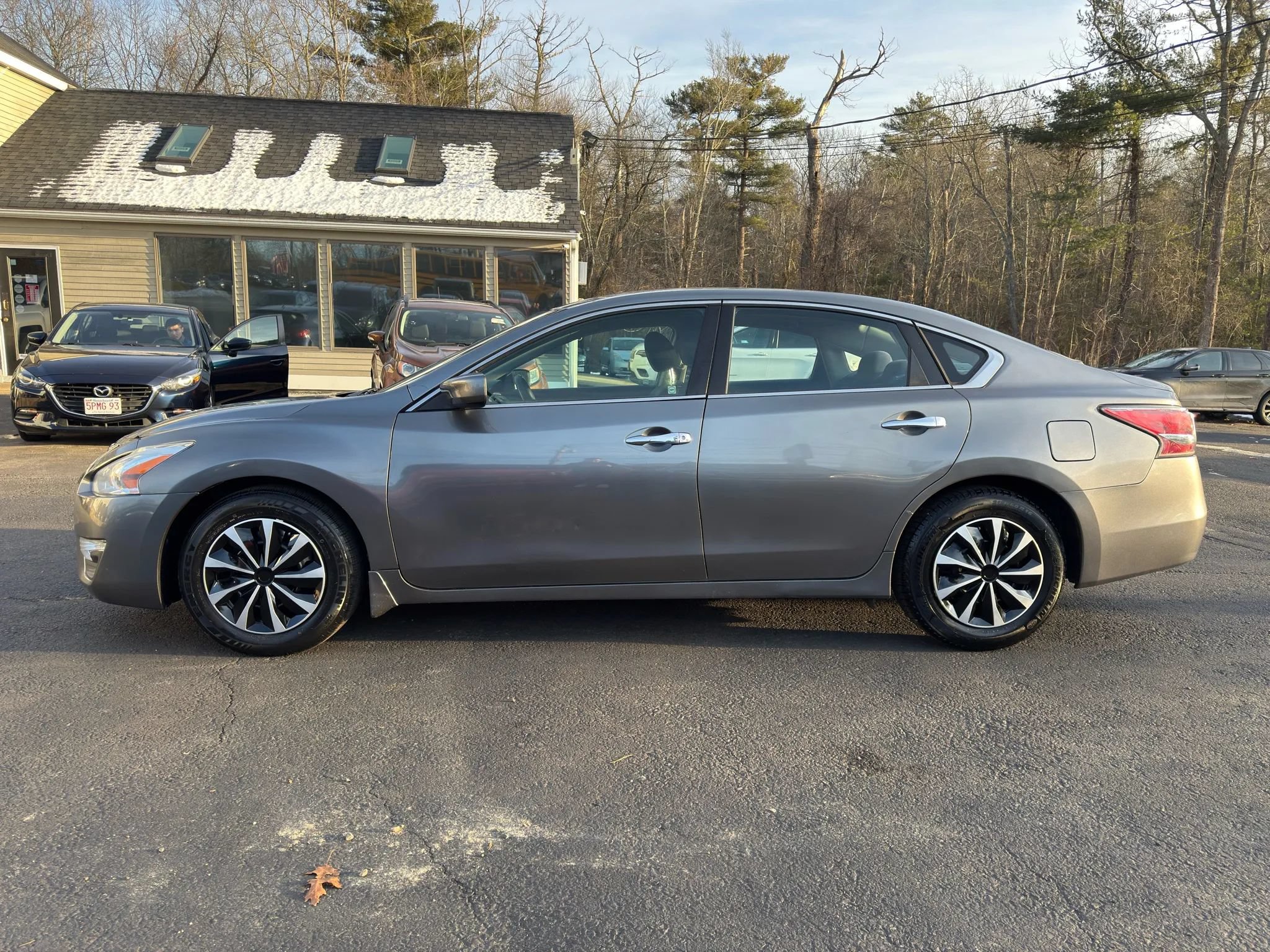 Used 2015 Nissan Altima 2.5 S w/ Power Driver Seat Package FWD image 4