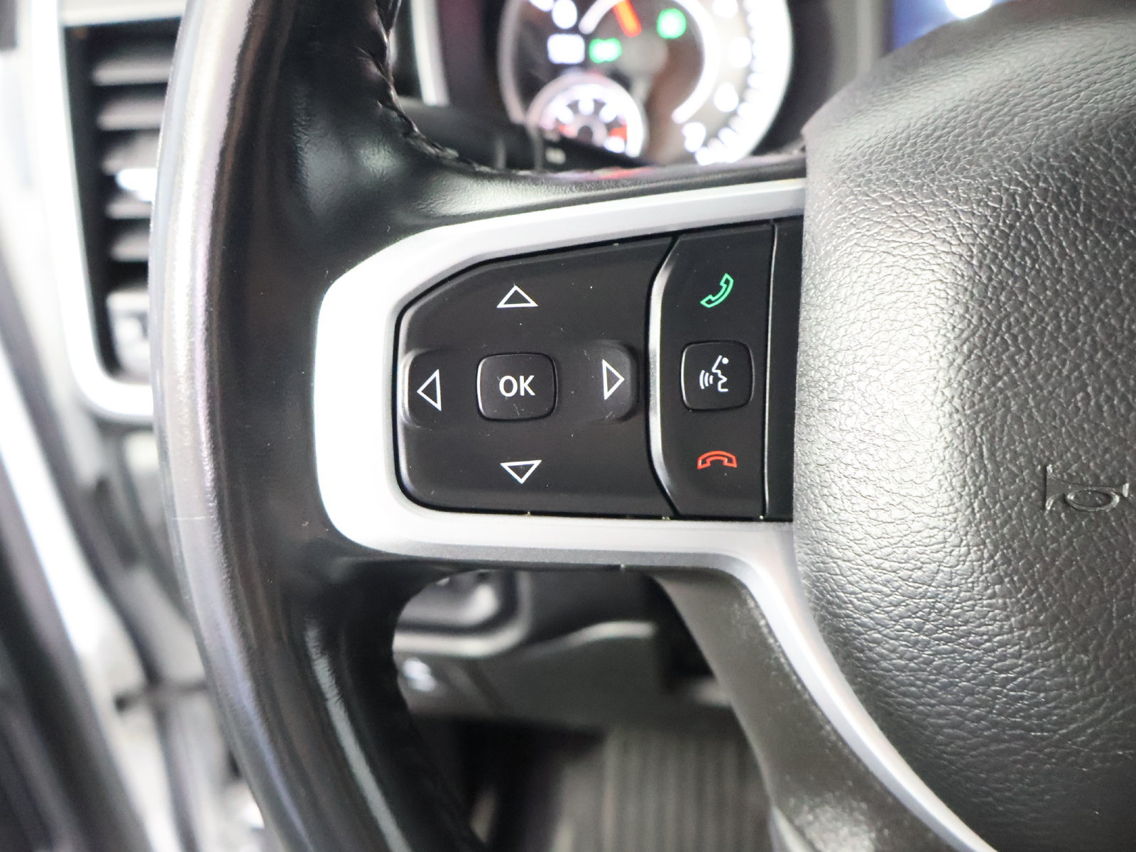 Used 2022 RAM 1500 Big Horn AWD/4WD image 38