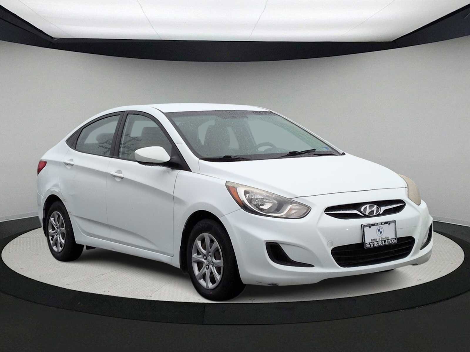 Used 2013 Hyundai Accent GLS FWD image 2