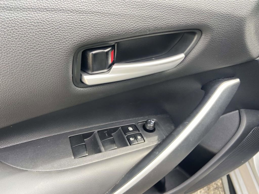 Used 2025 Toyota Corolla SE image 14