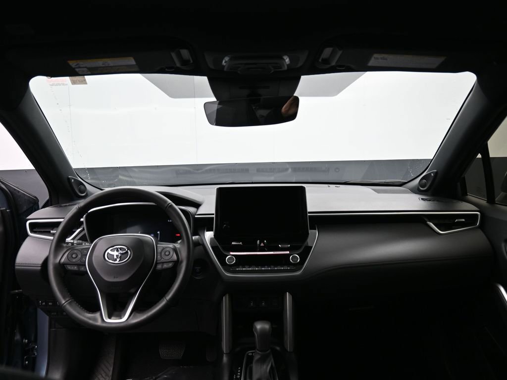 Used 2024 Toyota Corolla Cross XSE w/ Convenience Package image 29