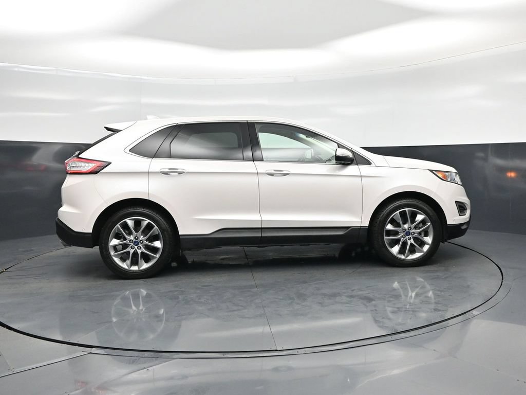 Used 2018 Ford Edge Titanium w/ Equipment Group 302A AWD/4WD image 26