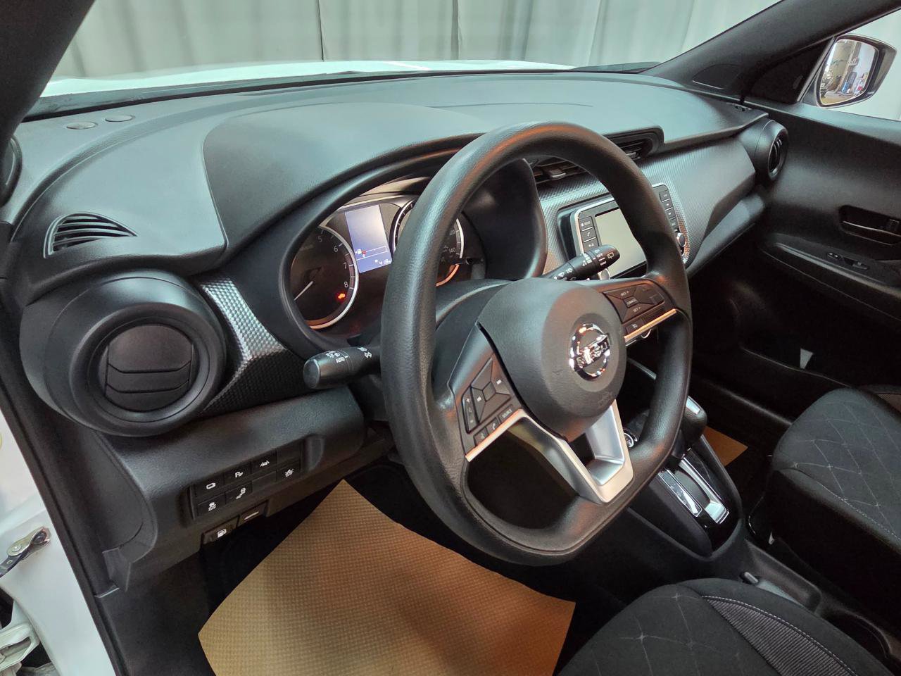 Used 2020 Nissan Kicks S FWD image 17
