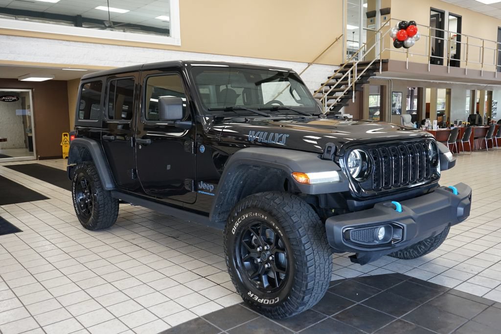 Used 2024 Jeep Wrangler Unlimited AWD/4WD image 18