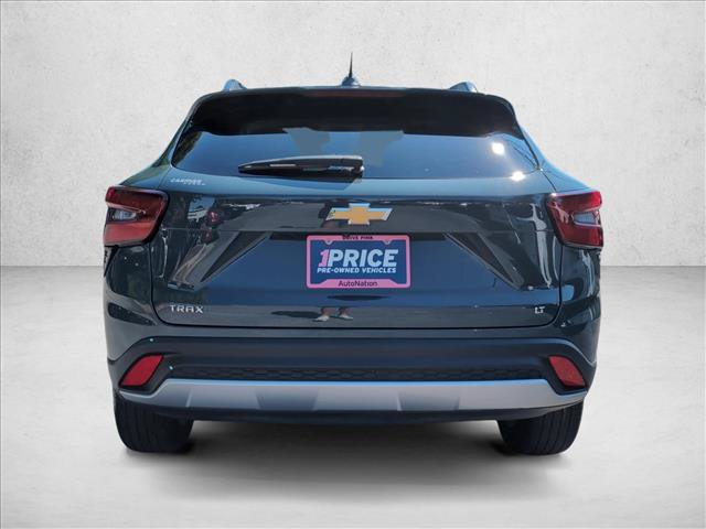 Used 2025 Chevrolet Trax LT FWD image 6