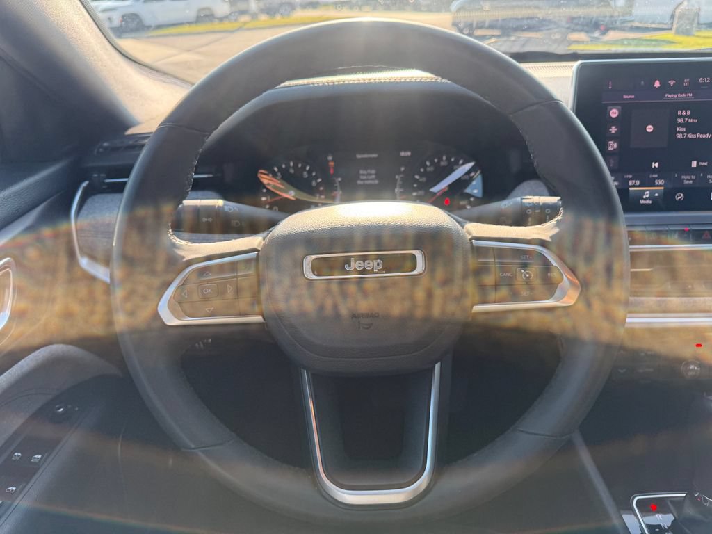 Used 2024 Jeep Compass Latitude AWD/4WD image 9