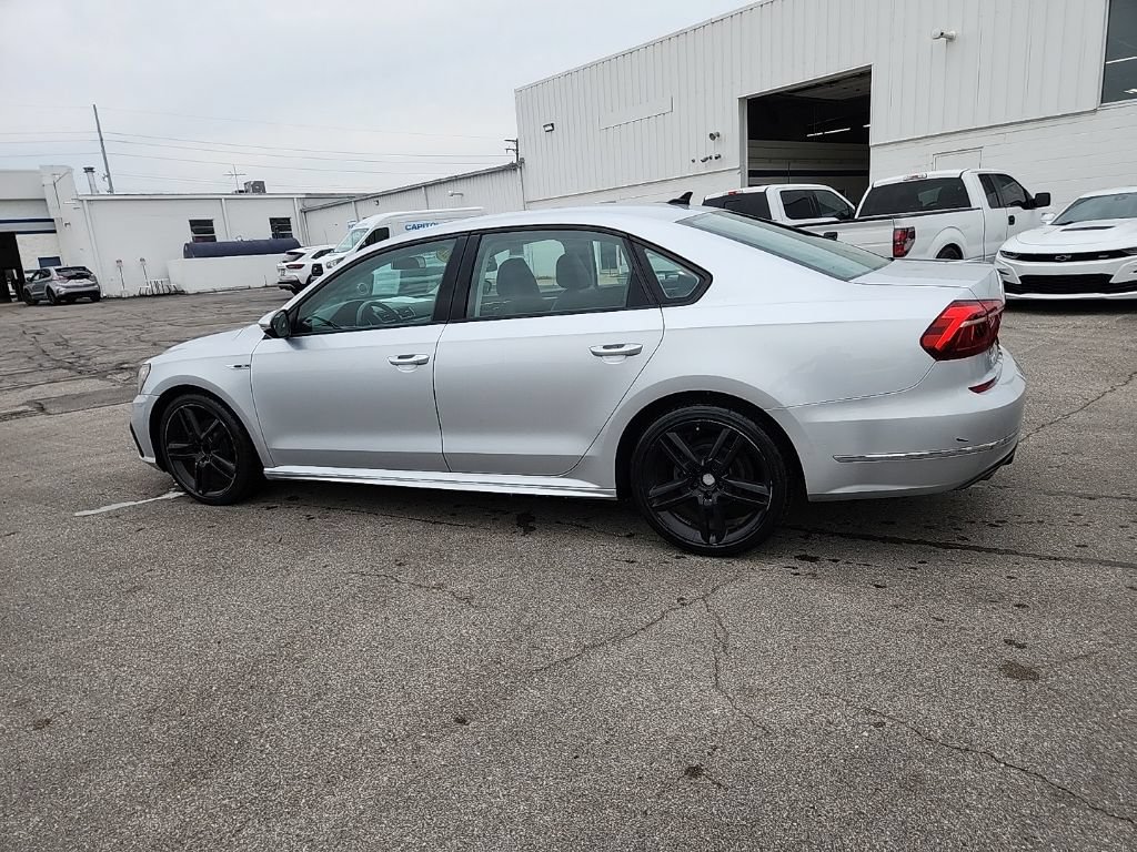 Used 2018 Volkswagen Passat 2.0T R-Line FWD image 6
