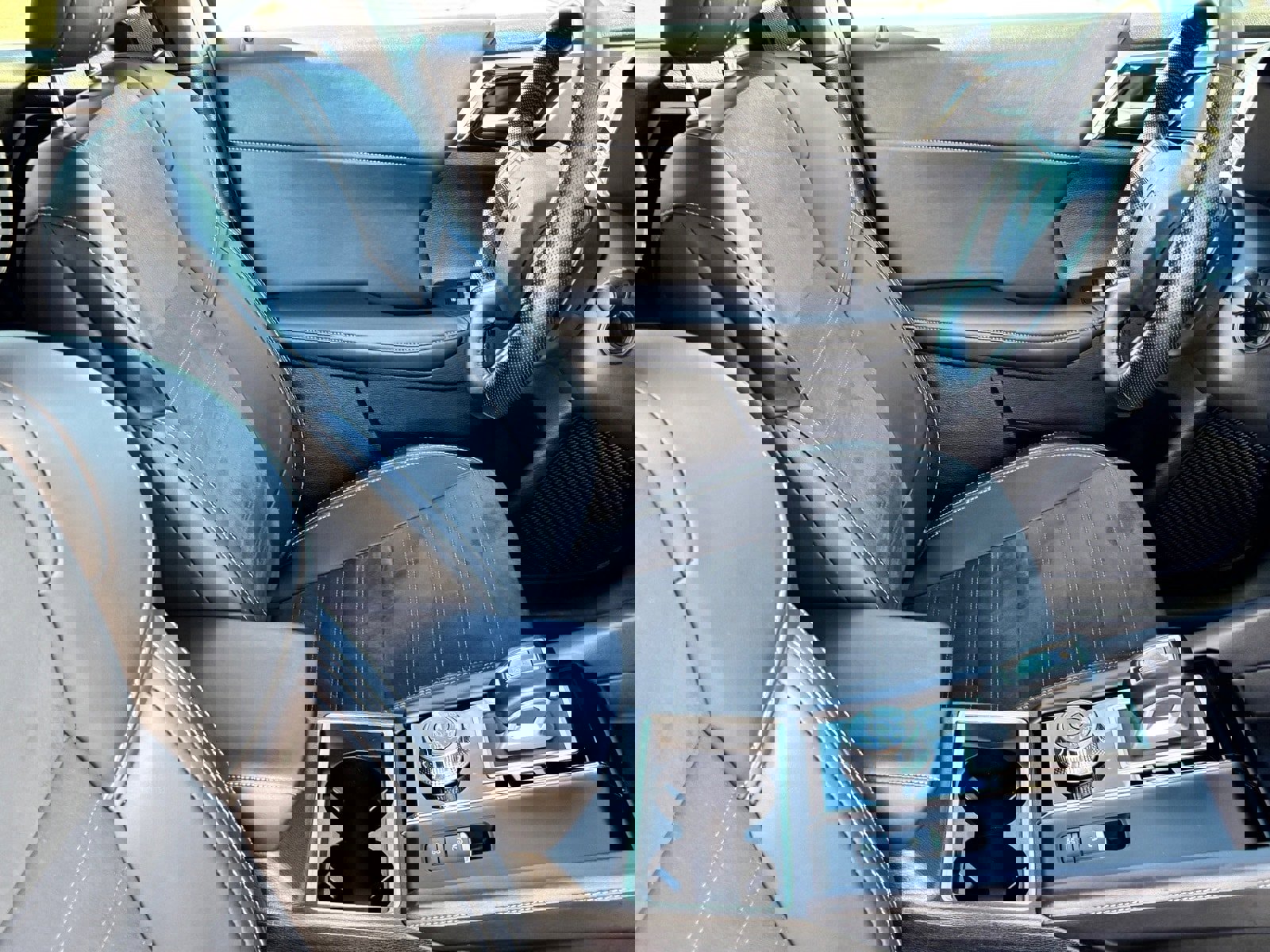 Used 2024 Mitsubishi Outlander SE image 12