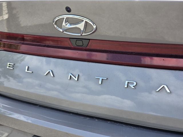 Used 2023 Hyundai Elantra SEL w/ Convenience Package FWD image 30