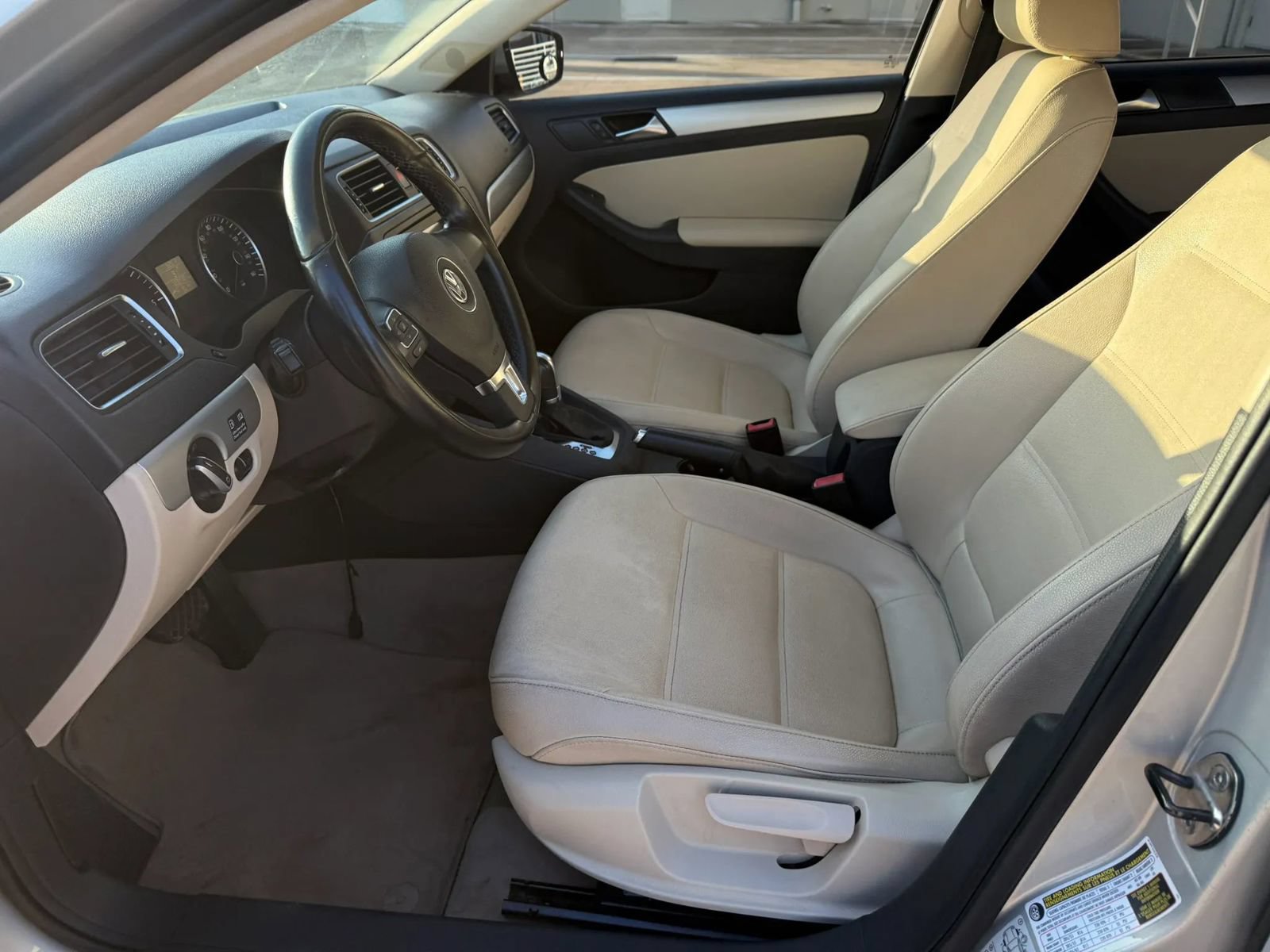 Used 2012 Volkswagen Jetta TDI FWD image 10