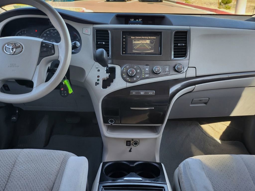 Used 2012 Toyota Sienna LE w/ Towing Pkg FWD image 20