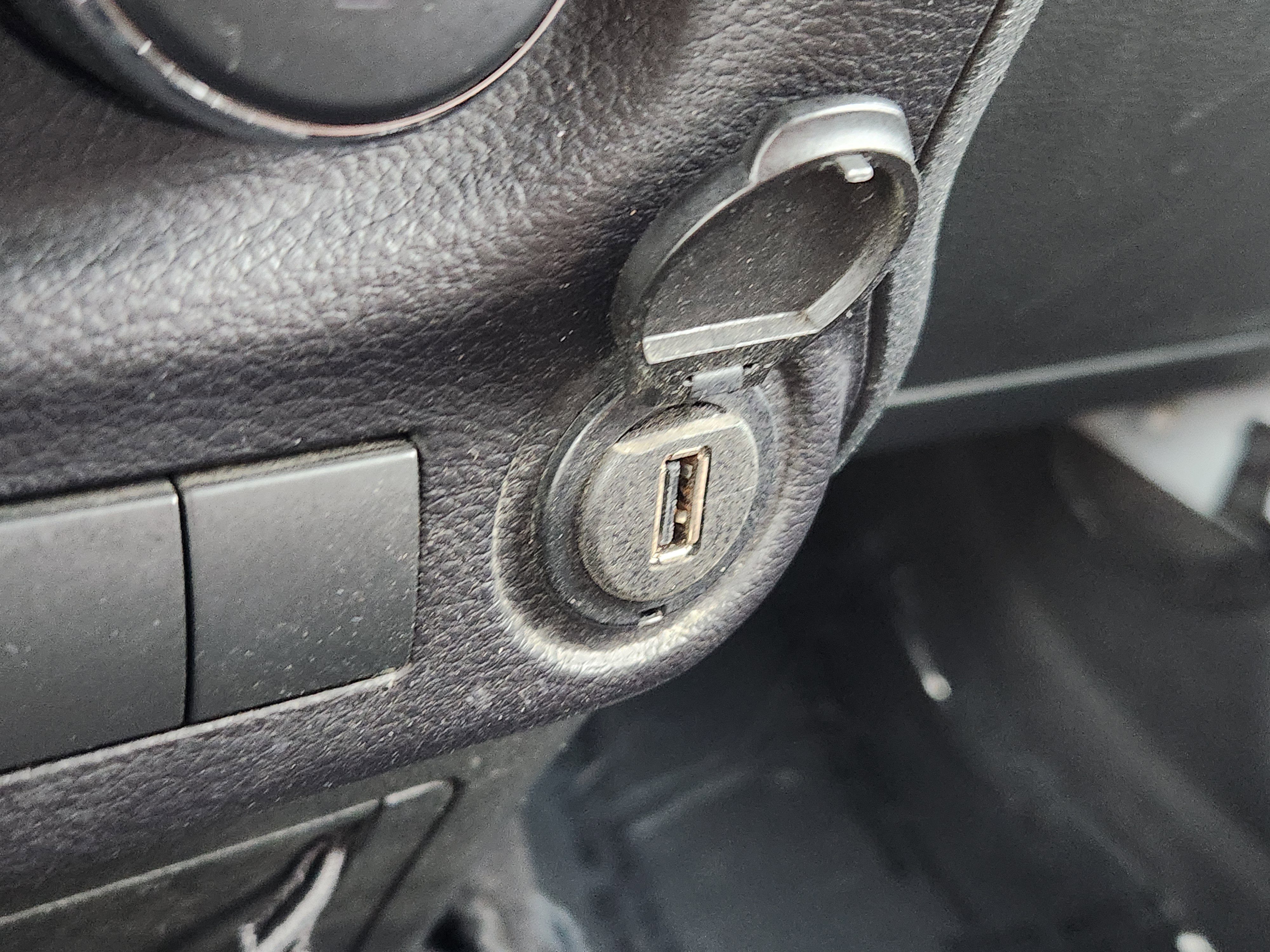 Used 2015 Jeep Wrangler Sport image 27