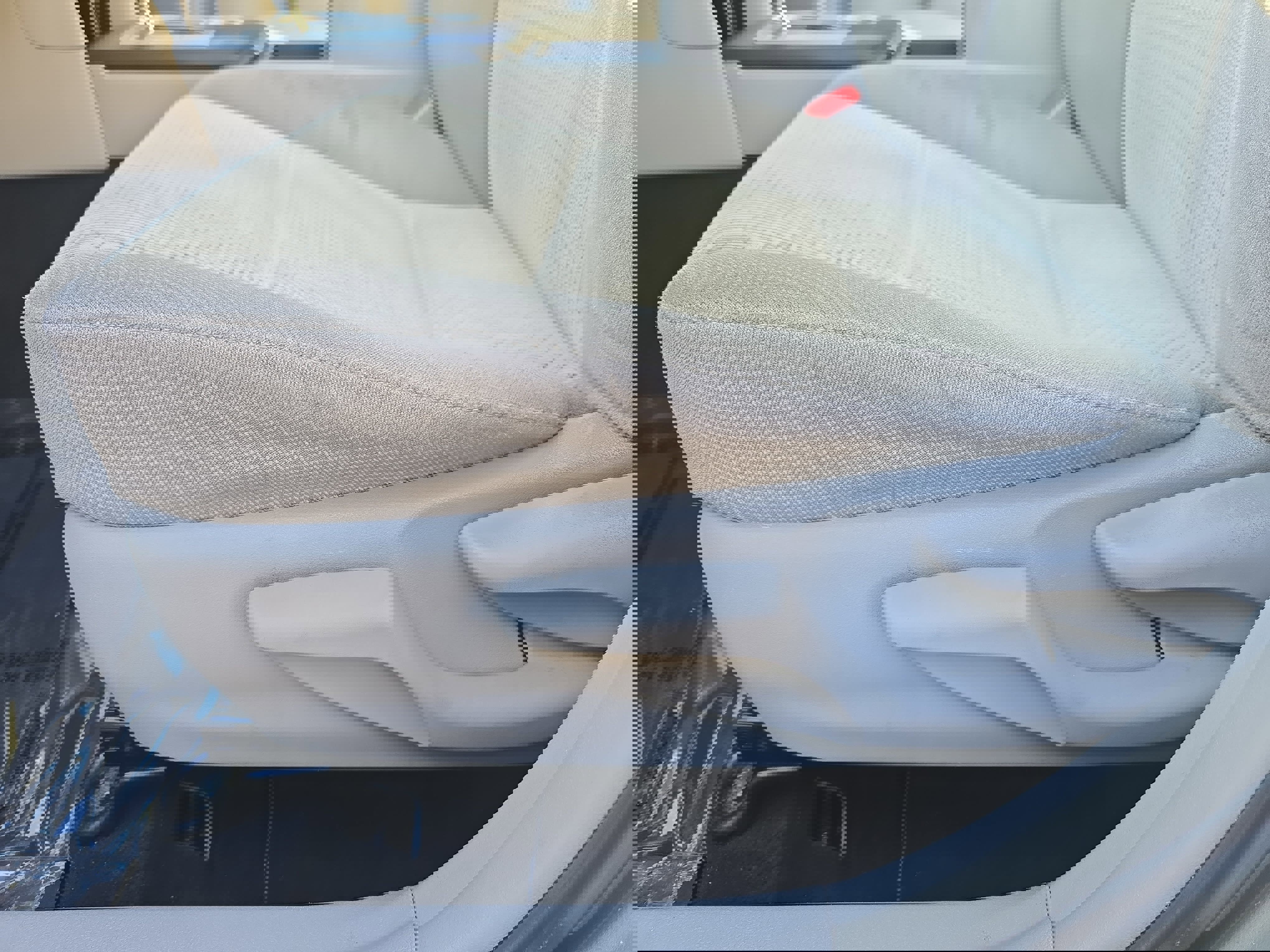 Used 2014 Toyota Camry L image 26