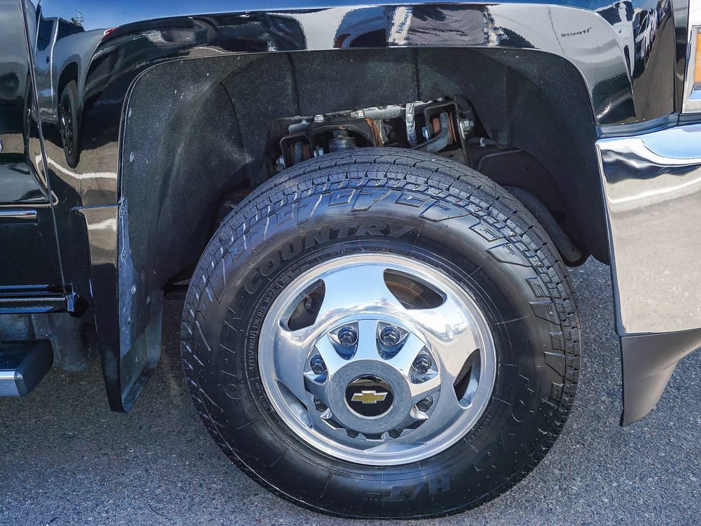 Used 2015 Chevrolet Silverado 3500 LT w/ LT Convenience Package RWD image 9