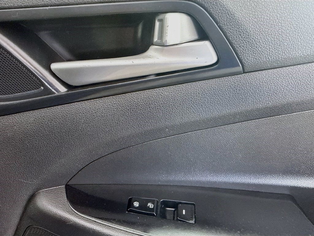 Used 2021 Hyundai Tucson Value FWD image 30